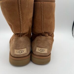 UGG Chestnut Suede Winter Boots size 9